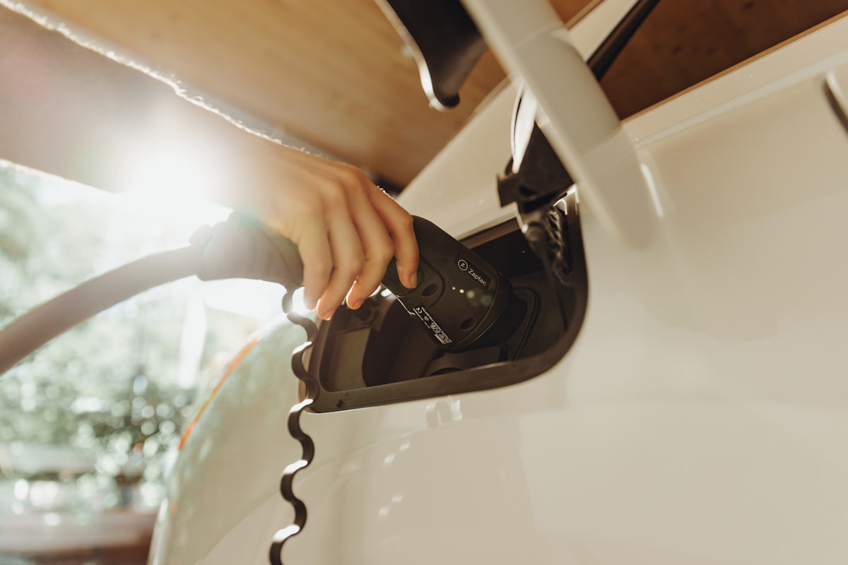 Borne de recharge en parking d'entreprise